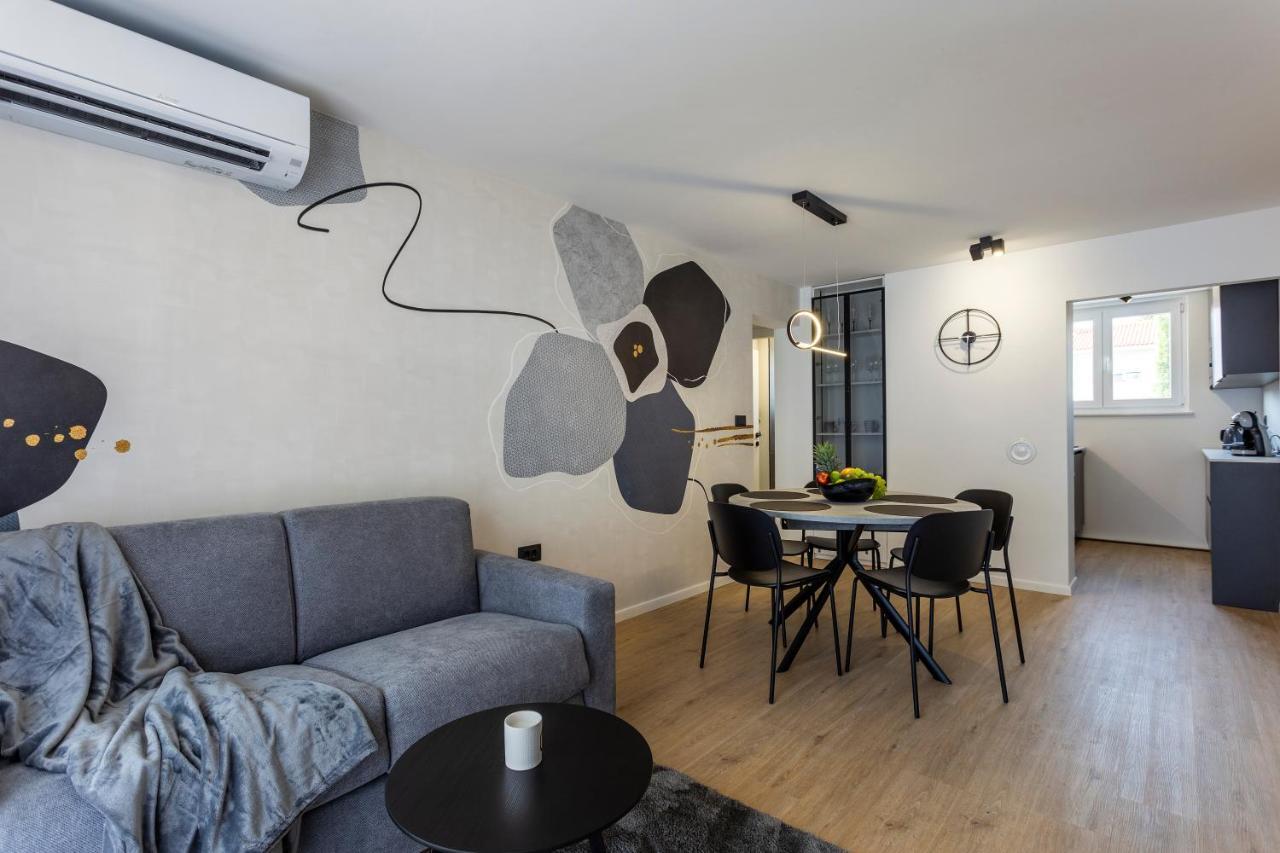 Apartman Izis Centar Pule Pula Exterior photo